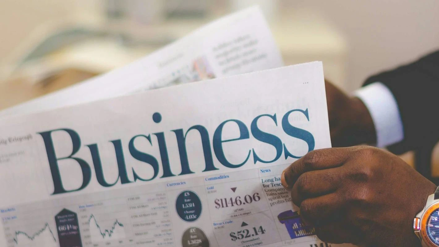 business-english-mistakes-japanese-professionals 英語で会議をしている日本人ビジネスパーソン